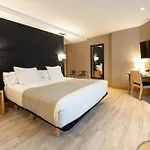 Plaza Ξενοδοχείο 4*