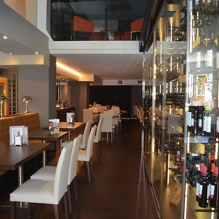 Plaza Hotel 4*
