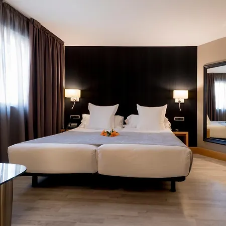 Plaza Hotel 4*