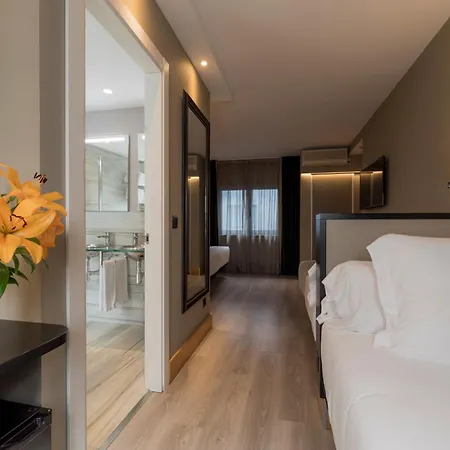 Hotel Plaza 4*