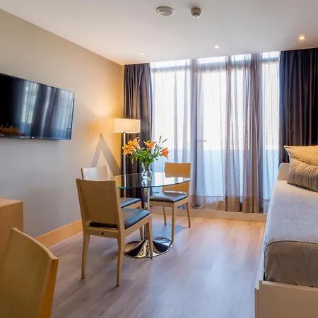 Hotel Plaza 4*