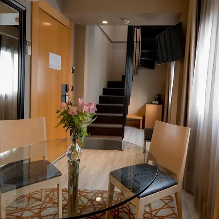 Plaza Hotel 4*