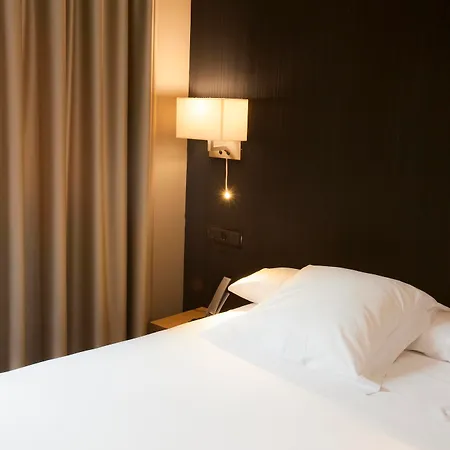Hotel Plaza 4*