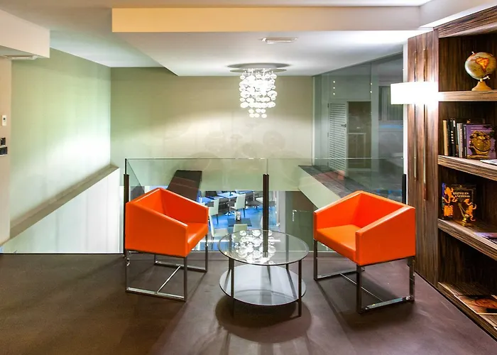 Ξενοδοχείο Plaza 4*